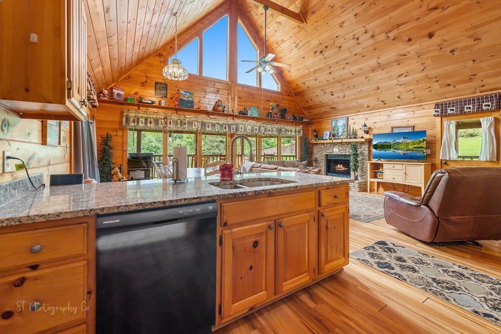 Hibernation Station Cabin Sevierville Exterior photo
